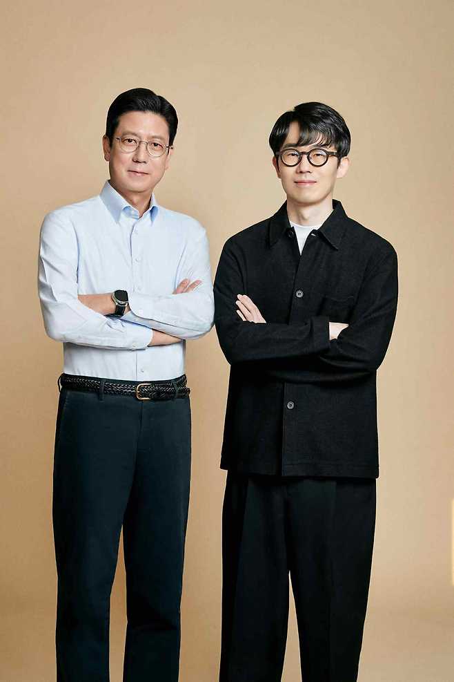 김정욱(왼쪽)·강대현 넥슨코리아 신임 공동대표. (넥슨코리아 제공)
