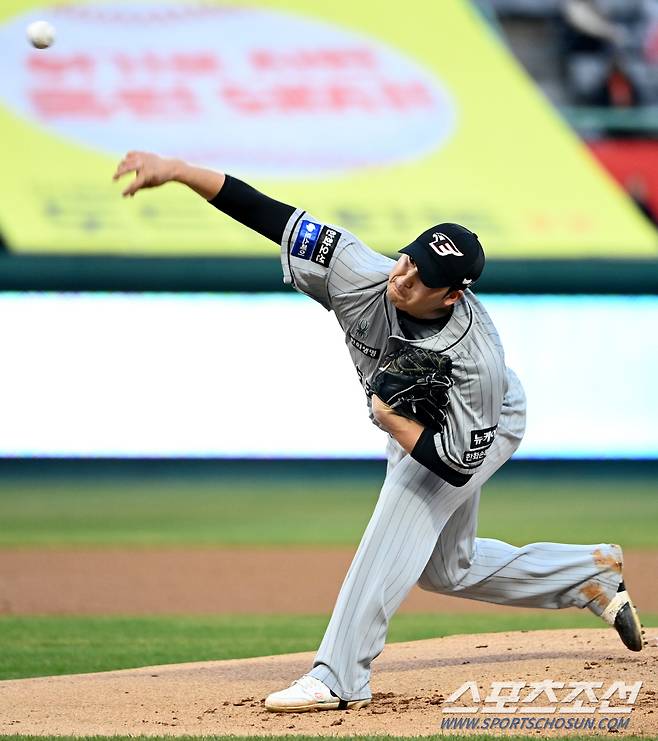 26일 인천SSG랜더스필드에서 열린 한화와 SSG의 경기, 한화 선발투수 김민우가 역투하고 있다. 인천=허상욱 기자wook@sportschosun.com/2024.03.26/