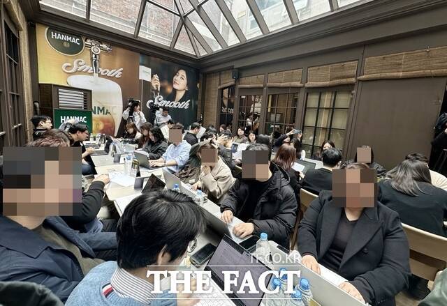 26일 서울 강남구 신사동 한 요리주점에서 '한맥 엑스트라 크리미 생' 미디어 시음회가 열리고 있다. /신사동=이중삼 기자.