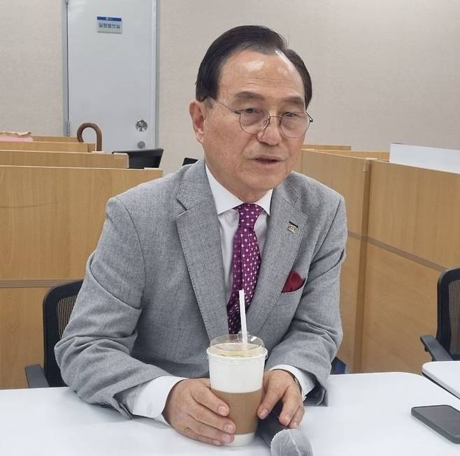 박상돈 천안시장이 27일 천안시청 브리핑실을 방문해 자신의 유죄판결에 대한 입장을 밝혔다.