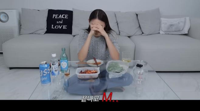 웹예능 다이어트에 엄격한 한혜진이 선정한 술안주 TOP. 6 (출처: 유튜브 한혜진 Han Hye Jin)