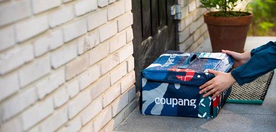 재사용할 수 있는 보냉백인 쿠팡 프레시백. 중앙포토