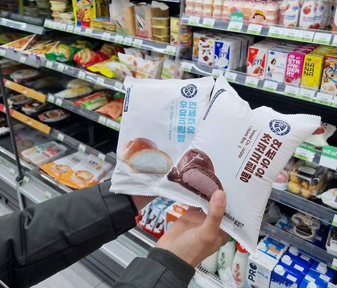 연세우유 크림빵이 몽골로 수출돼 판매되고 있다. /사진=BGF리테일
