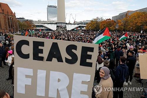 작년 11월 11일 독일 베를린에서 열린 팔레스타인 지지 시위 [AFP 연합뉴스 자료사진. 재판매 및 DB 금지]