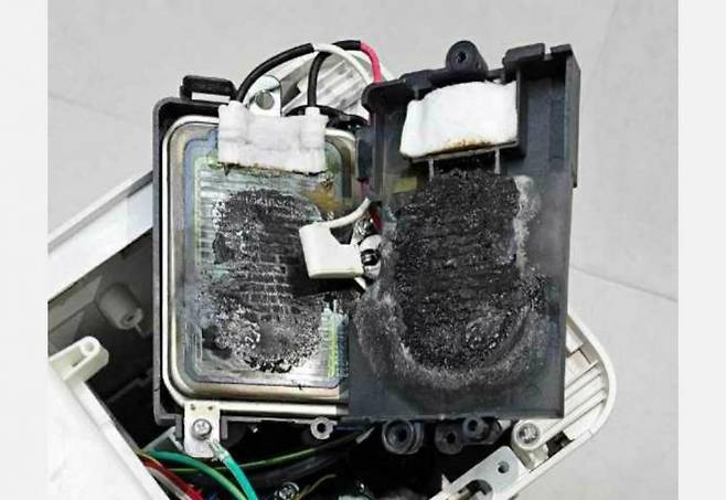 정수기의 온수를 순간적으로 데워주는 부품에 누전이 생겨 불이 난 것으로 확인됐다. [이미지출처=연합뉴스]