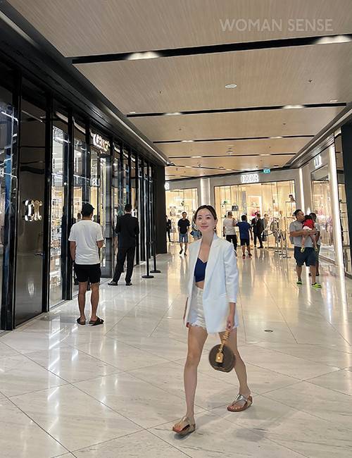 그린벨트 쇼핑센터의 명품관.