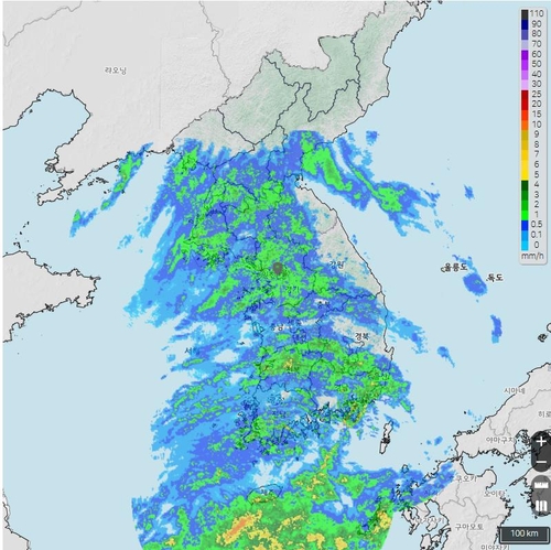 28일 오전 8시 15분 레이더 영상. [기상청 홈페이지 갈무리. 재판매 및 DB 금지]