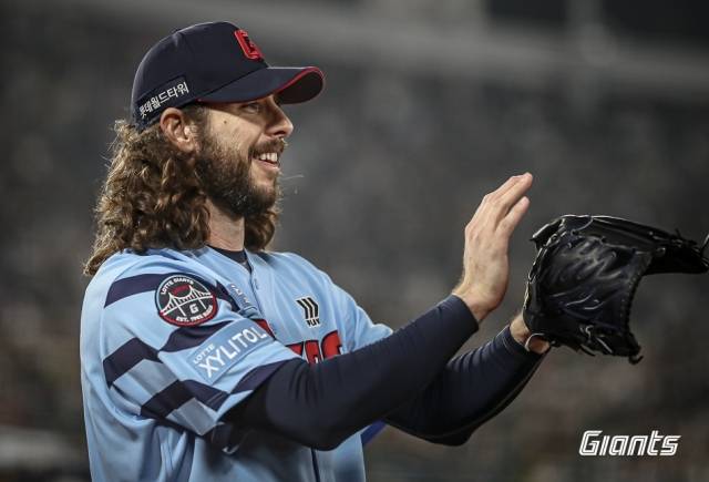 선발 윌커슨이 6.1이닝 3안타 5삼진으로 호투를 펼쳤다. 사진 | 롯데 자이언츠