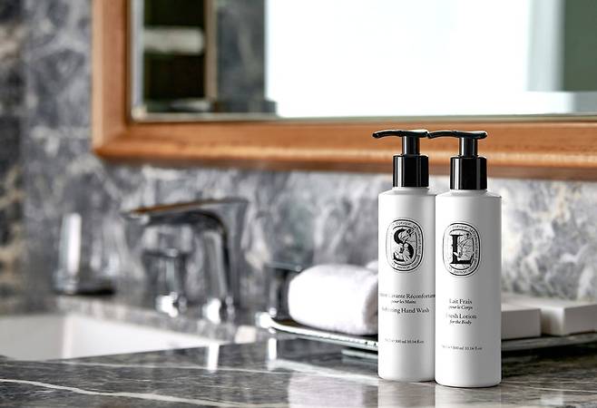 시그니엘 서울 객실 내 비치한 다회용 딥디크 어메니티. 사진 롯데호텔