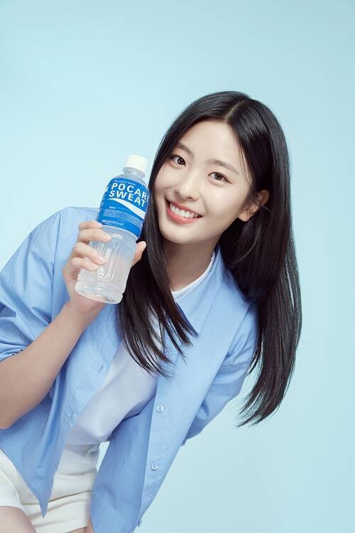 포카리스웨트를 거쳐간 모델은 1대 최은희를 포함해 모두 33대에 이른다. 동아오츠카는 포카리스웨트만의 에너지를 표현하기 위해 배우 오예주를 33대 광고 모델로 발탁했다. 사진은 포카리스웨트 모델 오예주. /동아오츠카