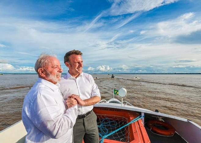 룰라 대통령과 마크롱 대통령(사진 왼쪽). 룰라 대통령 인스타그램 화면 갈무리