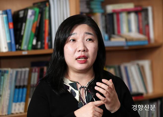 서울대 보건대학원 ‘장애와 건강’ 연구팀 김자영 박사가 3월 22일 주간경향과 인터뷰하고 있다. 정지윤 선임기자