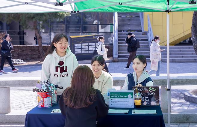 장기기증 캠페인에 참여한 경희대학교 PTPI 봉사자들 [사랑의장기기증운동본부 제공]