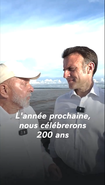 다정하게 바라보며 대화하는 두 사람. 마크롱 X