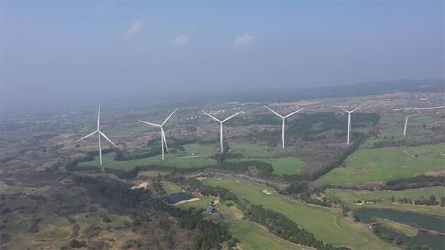 남동발전이 제주에서 두번째로 조성한 제주어음풍력은 지난해 11월 본격 가동을 시작했다. 사진은 어음풍력발전기. /한국남동발전