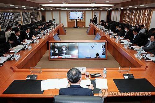 '행정전산망 개선 범정부 대책 TF' 실무회의 (서울=연합뉴스) 고기동 행정안전부 차관이 12일 서울 종로구 세종대로 정부서울청사 12층 중회의실에서 열린 '행정전산망 개선 범정부 대책 TF' 실무회의에 참석해 모두발언을 하고 있다. 2023.12.12 [행정안전부 제공. 재판매 및 DB 금지]
    photo@yna.co.kr
(끝)