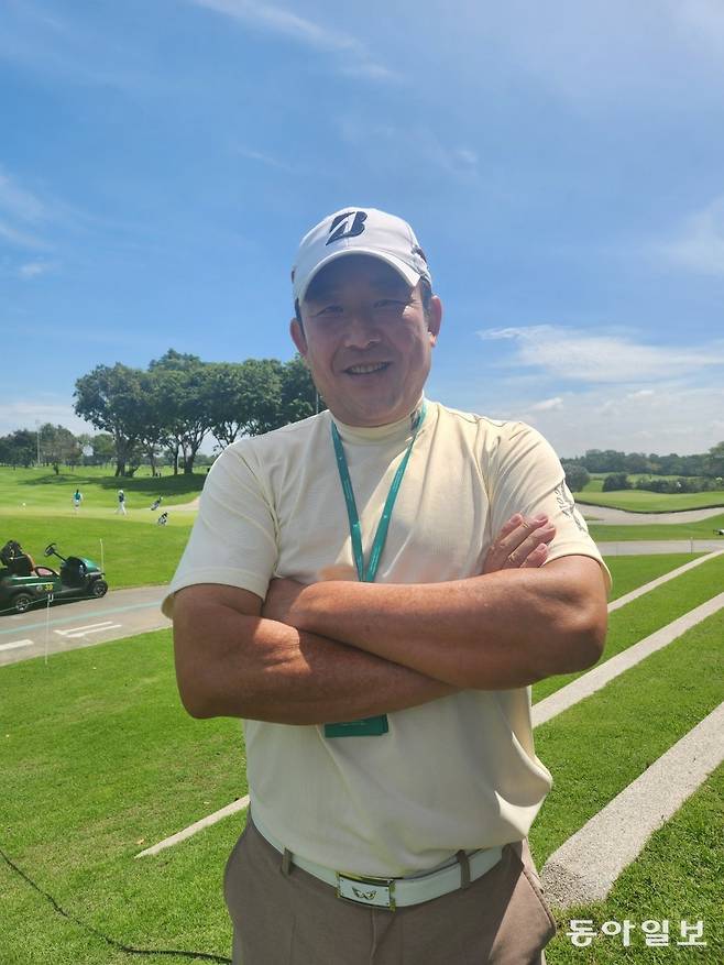 한국 명 골프 교습가 중의 한 명인 고덕호 프로. 꾸준한 운동으로 나이가 느껴지지 않는다. 이헌재 기자 uni@donga.com