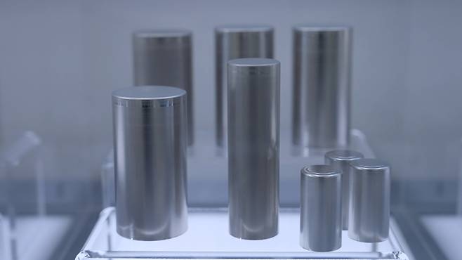 동원시스템즈 원통형 배터리 캔