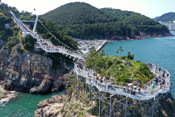 부산 송도 용궁 구름다리.