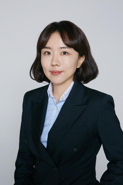 새로운미래의 4·10 총선 비례대표 후보 1번인 양소영(오른쪽) 전 더불어민주당 대학생위원장. 양소영 후보 제공