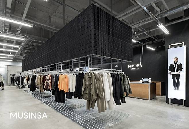 무신사 스탠다드 홍대 프래그십 스토어/사진=김지우 기자 zuzu@