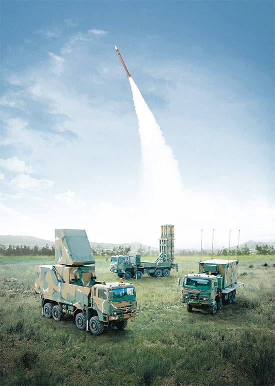 LIG넥스원 수주가 날개를 달면서 배경에 관심이 쏠린다. 사진은 LIG넥스원 유도미사일 ‘천궁-Ⅱ’. (LIG넥스원 제공)