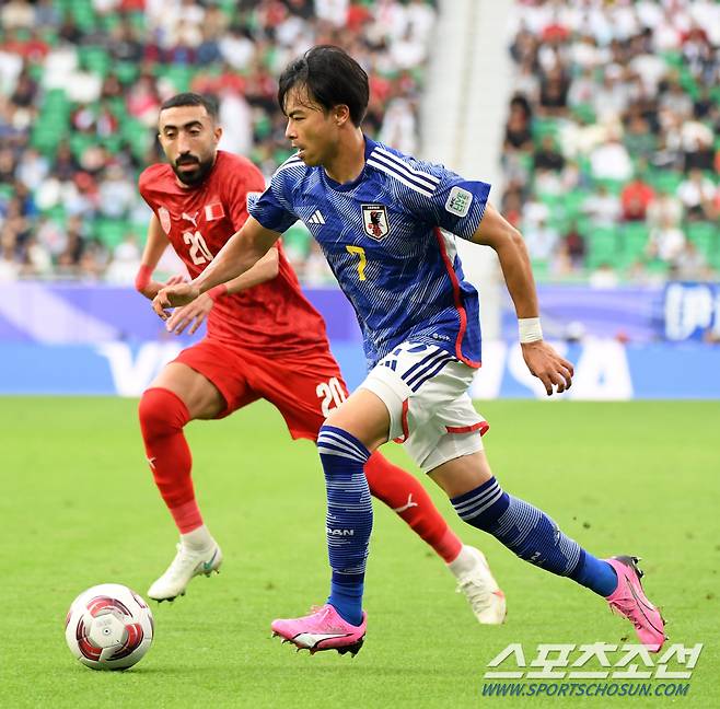 31일(현지시간) 카타르 도하 알투마마 스타디움에서 열린 2023 아시아축구연맹(AFC) 카타르 아시안컵 16강전 바레인과 일본의 경기. 일본 미토마가 돌파를 시도하고 있다. 도하(카타르)=박재만 기자 pjm@sportschosun.com/2023.01.31/