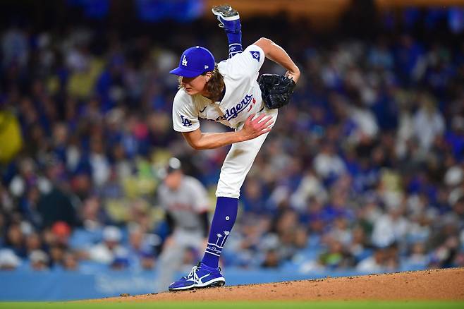 다저스 선발 타일러 글래스노가 4일(한국시각) 샌프란시스코를 상대로 힘차게 투구하고 있다. USATODAY연합뉴스
