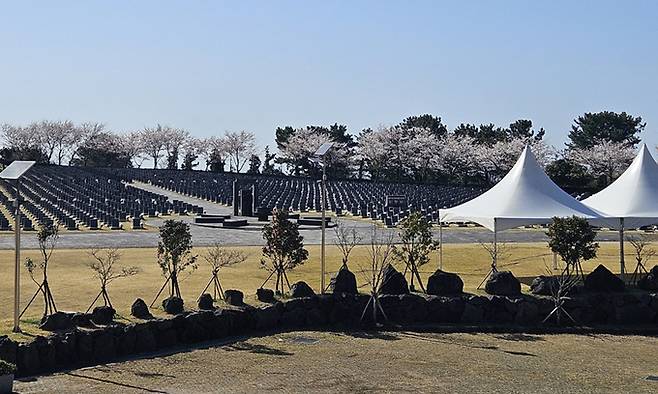 제주 제주시 봉개동 제주 4·3평화공원 내부의 제주 4·3행방불명인 표석. 안경준 기자