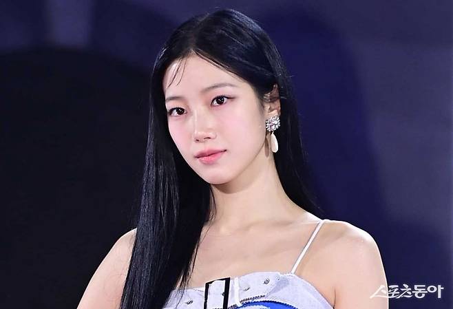 ‘아니면 그만’에 상처 입는 건 스타와 무엇보다 그를 애정하는 팬덤. 그룹 르세라핌 멤버 카즈하가 일본 주간지 주간문춘의 열애설 해프닝에 휘말렸다. 해당 보도에 대해 카즈하 측은 “사실 아님”이란 단호한 입장을 내놔 눈길을 끌었다. 스포츠동아DB