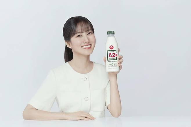 서울우유협동조합(조합장 문진섭)은 체세포수와 세균수 모두 최고 등급인 ‘나100%’를 이을 ‘A2+(플러스) 우유’의 새 광고 모델로 배우 박은빈을 발탁했다.