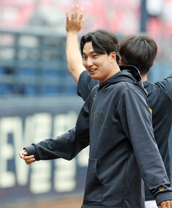 KIA 타이거즈 마무리 투수 정해영. 4월 4일 수원 KT 위즈전 1이닝 무실점 호투로 시즌 4세이브를 수확했다. 사진 KIA 타이거즈