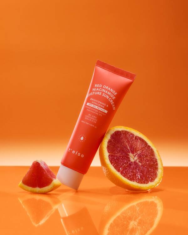 사진제공 : 네오팜 티엘스 '레드 오렌지 나이아신아마이드 모이스처 선크림'