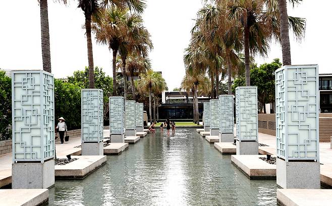 각종 시설이 잘 갖춰진 ‘하얏트 리젠시 다낭 리조트 앤 스파’. 해변 해먹, 어린이 존, 테니스장과 스파 시설 등이 있어 ‘쉬멍 놀멍’하기 좋다. 박미향 기자