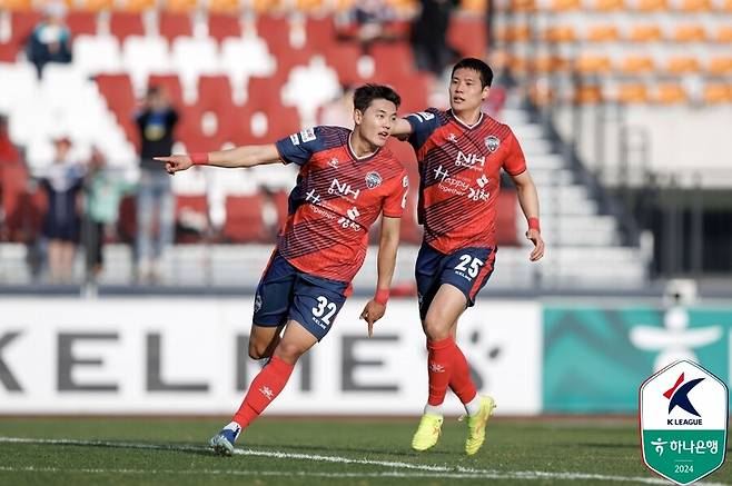 ▲ 김천 상무가 정치인의 두 골을 앞세워 광주FC에 2-1 역전승을 거뒀다. ⓒ한국프로축구연맹