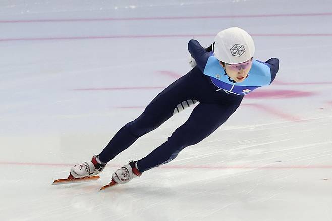역주하는 최민정

    (서울=연합뉴스) 서대연 기자 = 6일 오후 서울 양천구 목동아이스링크에서 열린 2024-2025 시즌 쇼트트랙 국가대표 1차 선발전 여자 500m 예선에서 최민정이 역주하고 있다. 2024.4.6

    dwise@yna.co.kr

(끝)





<저작권자(c) 연합뉴스, 무단 전재-재배포, AI 학습 및 활용 금지>