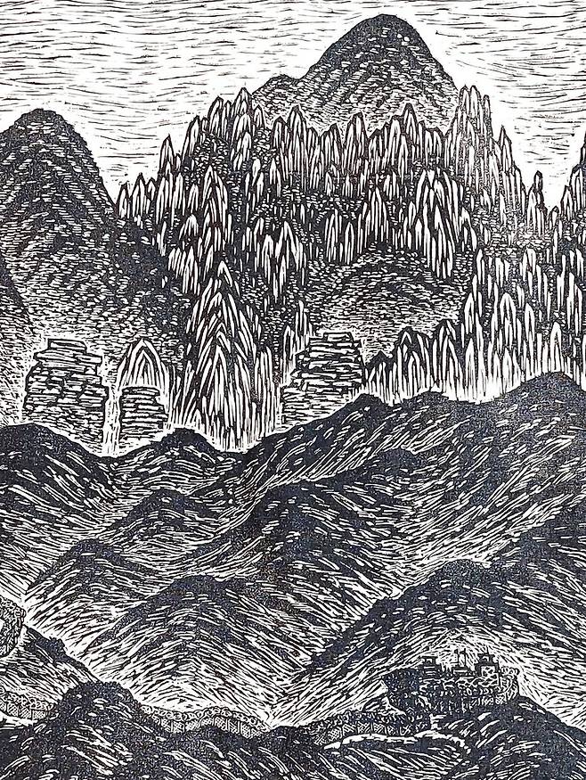 김억 작가가 2019년 작업해 대형화폭에 목판화로 찍은 ‘디엠제트 2019’ 연작들 가운데 ‘양구 두타연’의 위쪽 일부분. 산 능선에 걸친 휴전선 언저리에 국군 최전방초소(지피)가 있고 그 너머 북쪽으로 18세기 조선 진경산수 거장 정선의 그림을 떠올리게 하는 내금강 봉우리의 기암들이 빽빽하게 묘사되어있다.