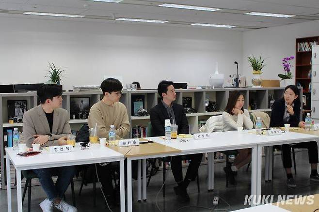 각 사회 문제에 청년들은 다른 시각을 가지고 있었지만, 현재의 위기를 방치해선 안 된다는 데에는 뜻을 모았다. 사진=안겸비 대학알리 기자