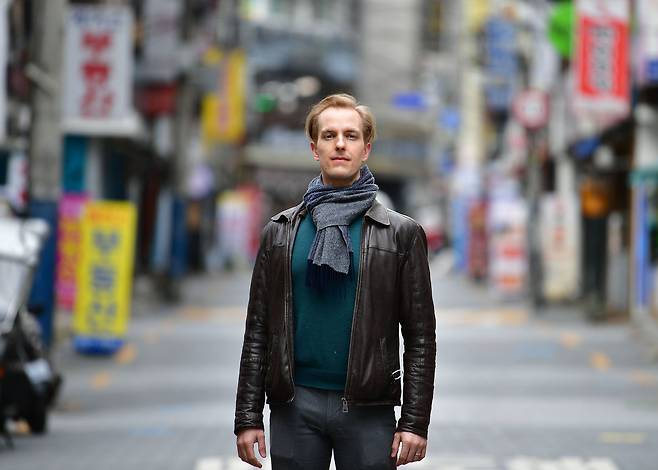 콜린 마샬 작가. /어크로스 제공