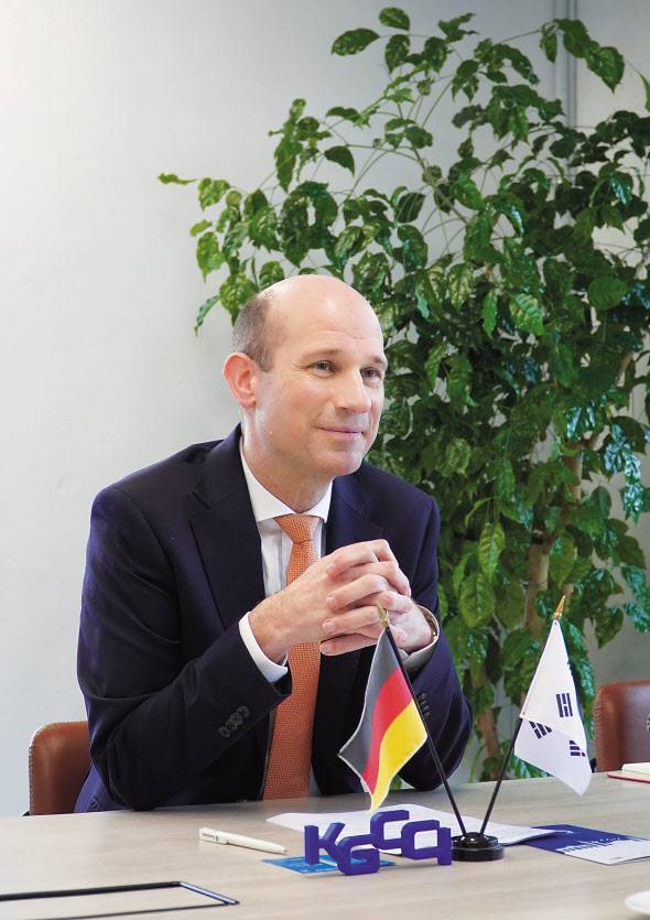 마틴 행켈만 한독상공회의소 대표는 지난달 28일 서울 종로구 효자동 한독상공회의소에서 가진 헤럴드경제와의 인터뷰에서 “중대재해처벌법이 한국 시장의 매력을 떨어뜨리고 있다”고 말했다. [한독상공회의소 제공]