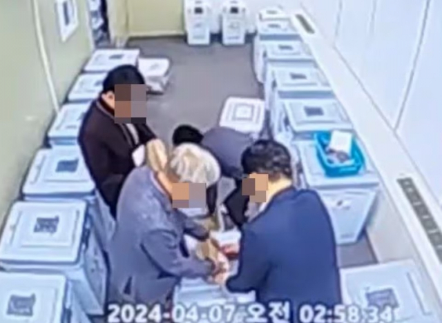 온라인상에서 논란이 된 선관위 부정 선거 의혹 영샹. 유튜브 캡처