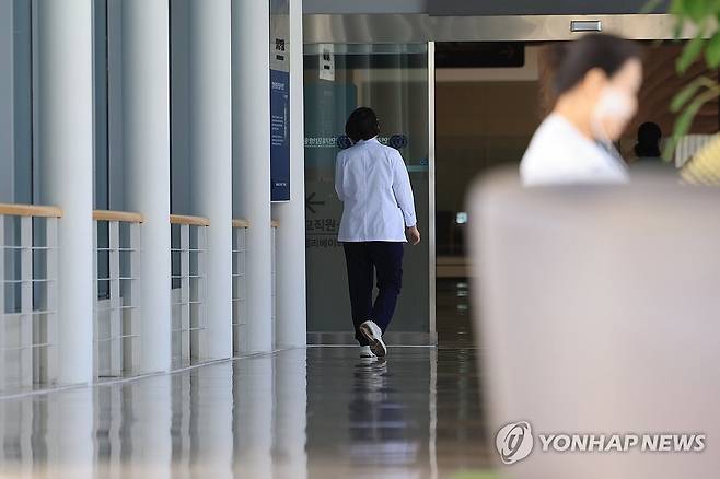 끝이 보이지 않는 의정갈등 (서울=연합뉴스) 신현우 기자