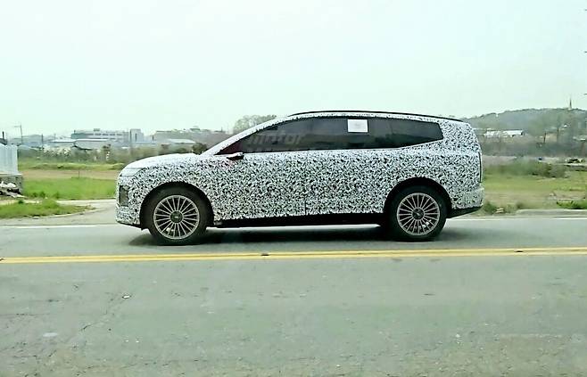 현대차 '아이오닉 9' 테스트카 (출처 : 모터위켄드)