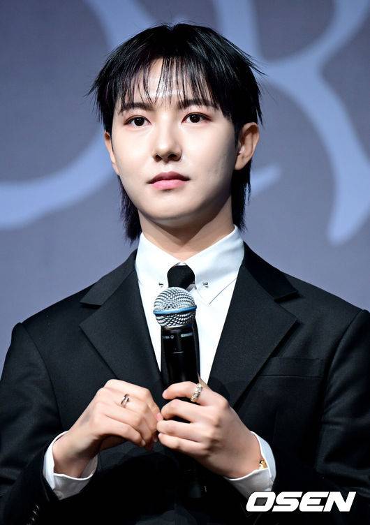 [OSEN=최규한 기자] 그룹 NCT DREAM(엔시티 드림)이 25일 오후 서울 광장동 그랜드 워커힐 서울 워커홀에서 새 앨범 ‘DREAM( )SCAPE’(드림 이스케이프) 발매 기념 기자간담회를 가졌다.NCT DREAM&nbsp;새 앨범 ‘DREAM( )SCAPE’는 타이틀 곡 ‘Smoothie’를 포함한 총&nbsp;6곡으로 구성되어 있으며,&nbsp;무감각해진 현실에서 벗어나 이상적인 꿈을 찾아 떠나는&nbsp;NCT DREAM의 첫 번째 여정을 담은 앨범으로,&nbsp;탈출 과정에서 겪게 되는 다양한 감정을 녹여냈다.NCT 드림 런쥔이 질의응답 시간을 마치고 인사말을 전하고 있다. 2024.03.25 / dreamer@osen.co.kr