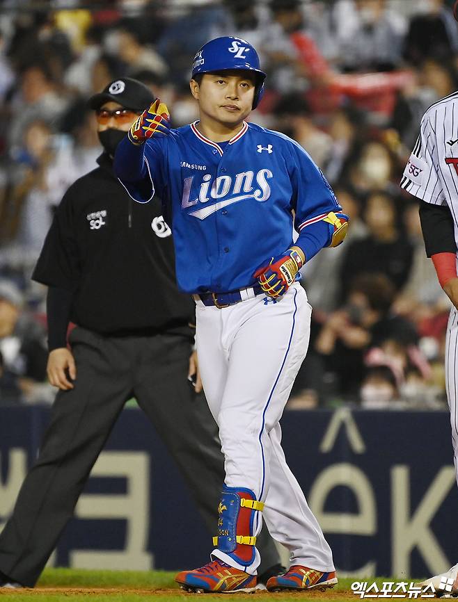삼성 라이온즈 외야수 김헌곤이 안타를 친 뒤 세리머니하고 있다. 엑스포츠뉴스 DB