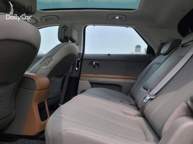 현대차, 더 뉴 아이오닉 5 (2열 시트, 공간거주성)