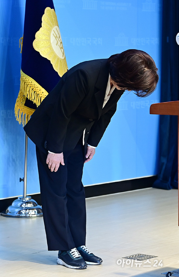 심상정 녹색정의당 공동선대위원장이 11일 오전 서울 여의도 국회 소통관에서 22대 총선 결과 관련 입장발표 기자회견을 하고 있다. [사진=곽영래 기자]