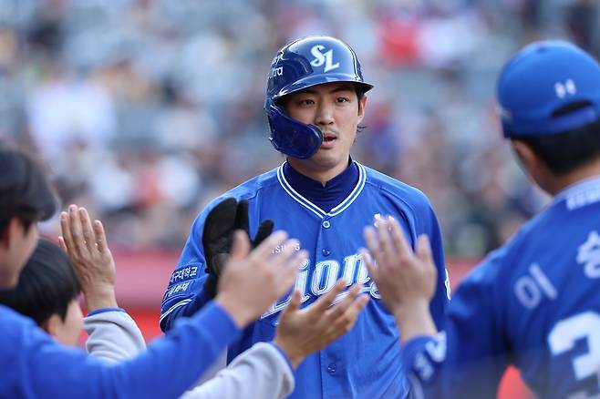 구자욱은 10일 사직구장에서 열린 '2024 신한 SOL Bank KBO 리그' 롯데 자이언츠와 주중 3연전 두 번째 경기에서 수훈 선수로 선정된 뒤 후배들을 향한 쓴소리를 했다. 삼성 라이온즈