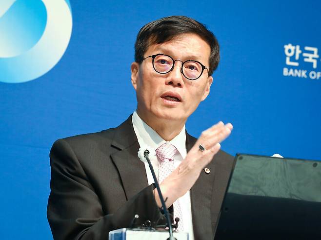 이창용 한국은행 총재가 12일 서울 중구 한국은행에서 금융통화위원회 기준금리 결정에 관한 기자간담회를 하고 있다. 공동취재단