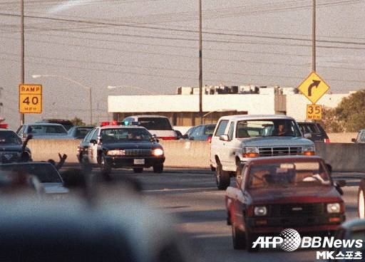 심슨의 도주 장면은 TV로 생중계되며 세간의 관심을 끌었다. 사진=ⓒAFPBBNews = News1